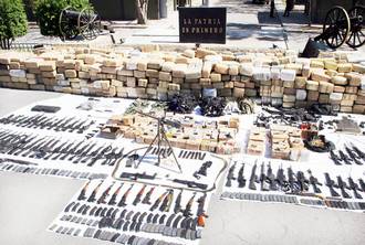 Fichier:Mexico drugs and arms.jpg