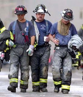 Fichier:11 septembre 2001 - pompiers.jpg