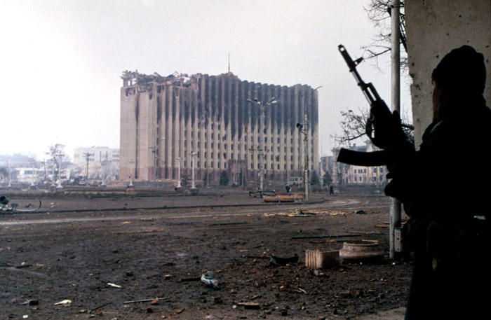 Fichier:Evstafiev-chechnya-palace-gunman.jpg