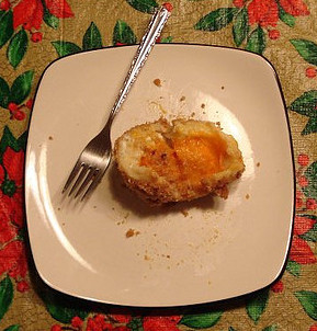 Fichier:Abricot à moitié mangé.jpg
