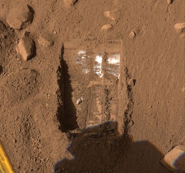 Fichier:Coke sur Mars!.jpg