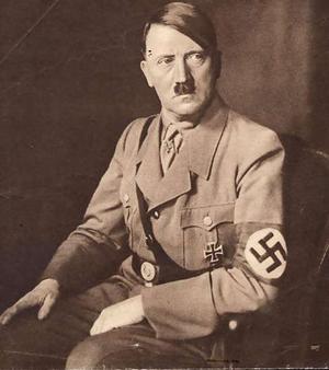 Fichier:Hitler2 narrowweb 300x338,0.jpg