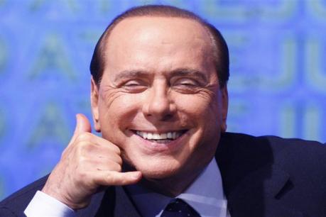 Fichier:Berlusconi telephone.jpg