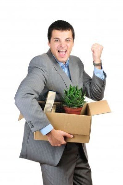 Fichier:6338071-you-are-fired-young-happy-businessman-hold-cardboardbox-with-personal-belongings-isolated-on-white-b.jpg