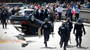 Des manifestant en colère contre le départ du Président Hollande