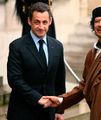 Sarkozy kadhafi432.jpg