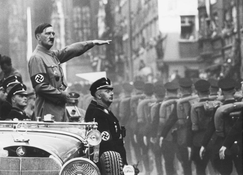 Fichier:Hitler papier.jpg