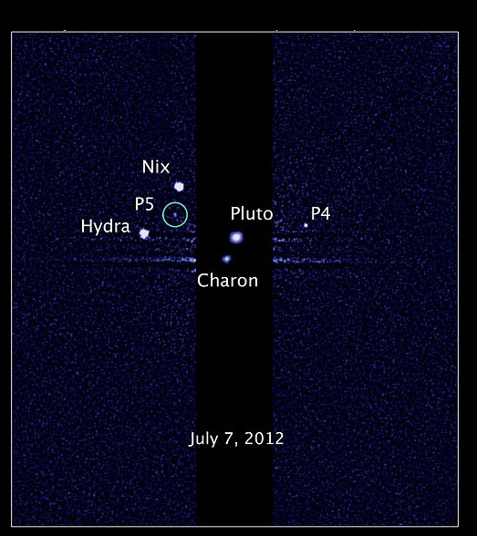קובץ:523px-Pluto P5 Discovery Image.jpg
