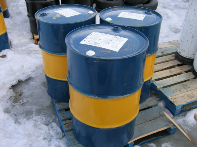 קובץ:Fuel Barrels.JPG