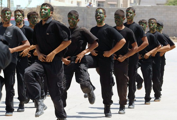 קובץ:Hamas-training.jpg