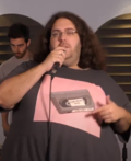 זה שמאחורי המצלמה