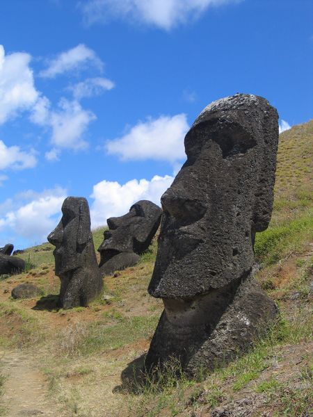 קובץ:Moai.jpg