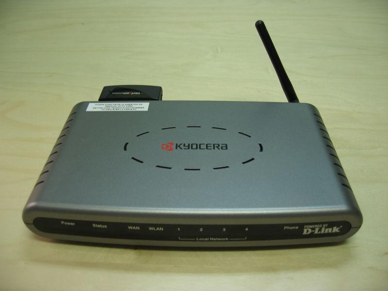 קובץ:Kyocera router (front angle)-3992.jpg
