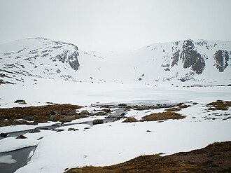 Loch Etchachan and the cliffs of Carn Etchachan - geograph.org.uk - 781886.jpg