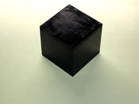 Archivo:69-cubo-negro.jpg