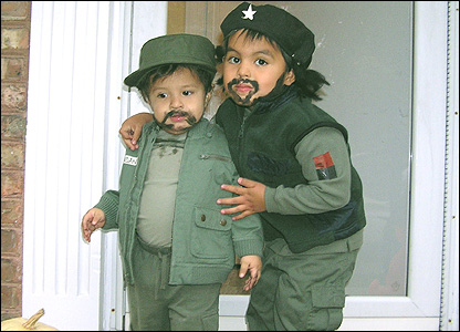 Archivo:Fidel-che-kids.jpg