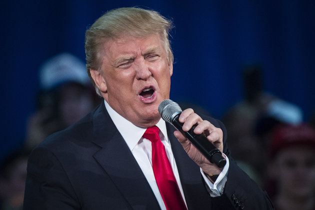 Archivo:Trump-singing.jpg