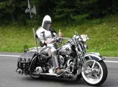 Archivo:Medieval-bike-armor.jpg