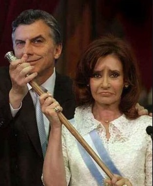 Archivo:Macri traspaso presidente.jpg