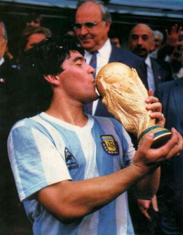Archivo:Maradona.jpg