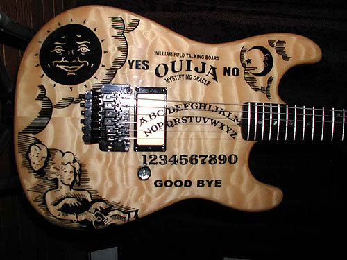Archivo:Ouija-guitar.jpg