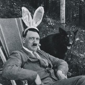Archivo:Hitler Bunny blanco y negro.jpg