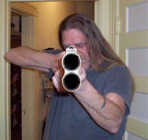 Archivo:Redneck with a shotgun.jpg