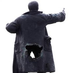 Archivo:Lenin-buraco.jpg