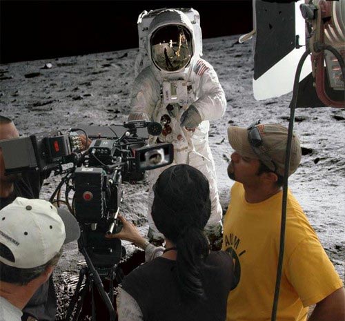 Archivo:Moon-landing-faked.jpg