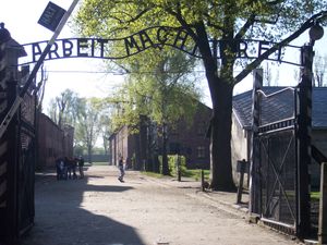 Archivo:Auschwitz.jpg