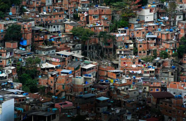 Archivo:Favelas.png