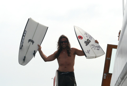 Archivo:Salomón surf.JPG