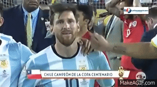 Archivo:Messi Llorando.gif