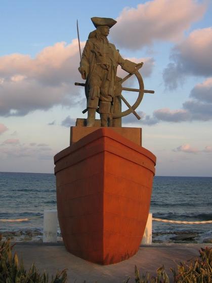 Archivo:Monumento pirata.JPG