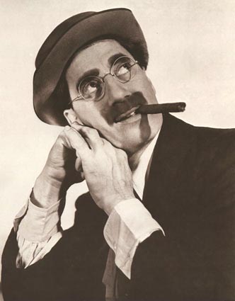 Archivo:Grouchomarxpromophoto.jpg
