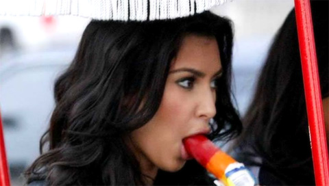 Archivo:Kim kardashian sucking.jpg