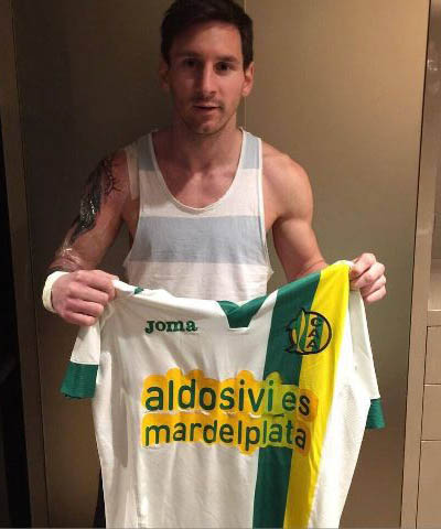 Archivo:Messi y Aldosivi.jpg