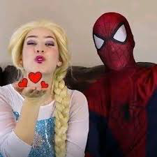 Archivo:Elsa x Spiderman.png
