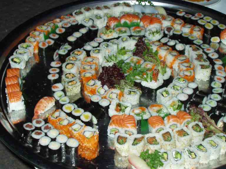 Archivo:Sushi enorme.jpg