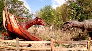 Archivo:Zoo dragón dinosaurio.jpg