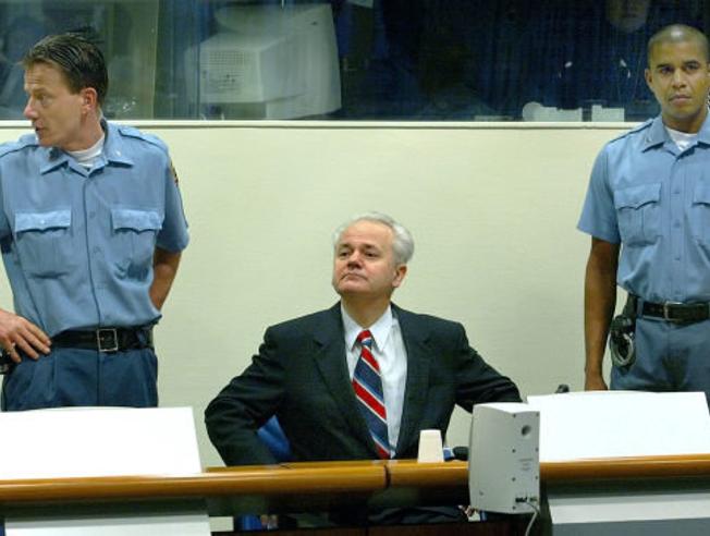 Archivo:Milosevic juicio.jpg