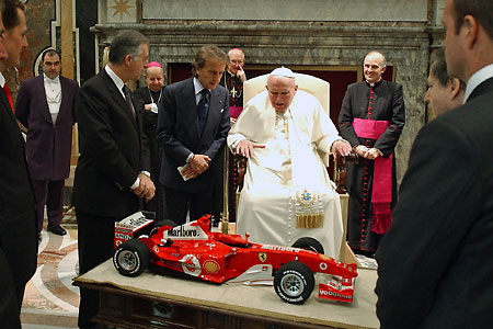 Archivo:Pope ferrari.jpg