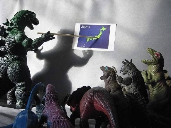 Archivo:Godzilla friends.jpg