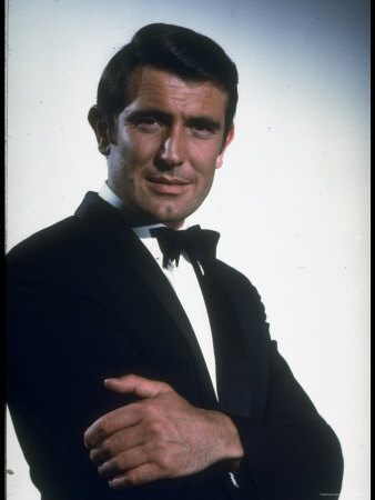 Archivo:16725~Actor-George-Lazenby-as-James-Bond-Posters.jpg