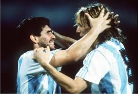 Archivo:Maradona Caniggia.jpg