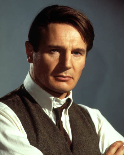 Archivo:Liam-Neeson-in-Michael-Collins.jpg