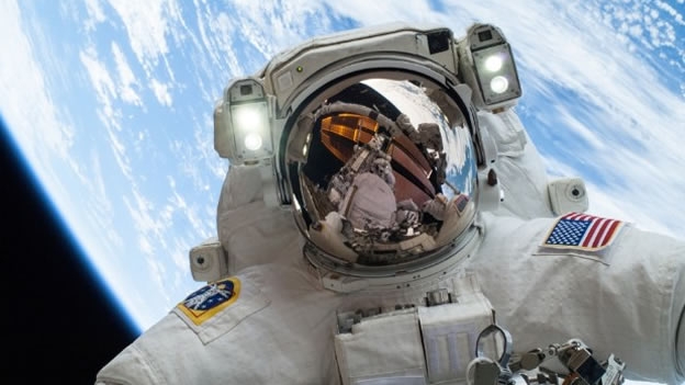 Archivo:Selfie-astronautas.jpg