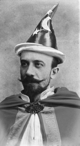 Archivo:Georges Melies wizard.png