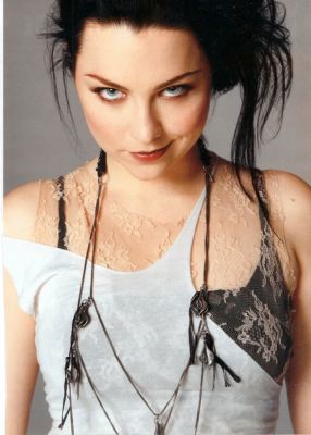 Archivo:Normal Evanescence - Kera Sessions (Photos) - 003.jpg