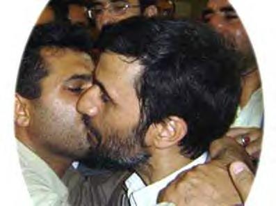 Archivo:Ahmadinejad kiss.jpg